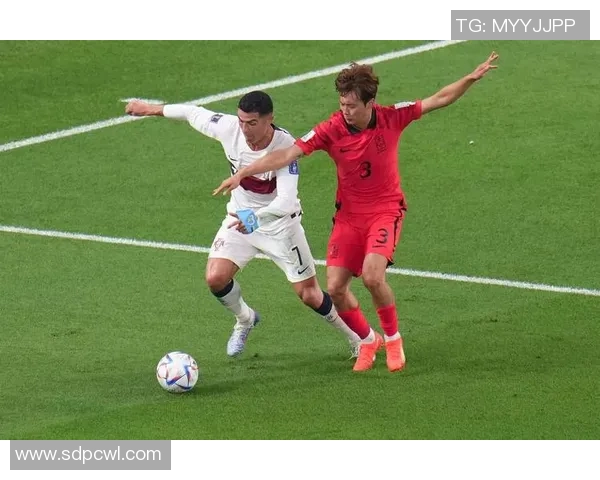 韩国女艺人携手足球明星共谱青春旋律引发热议