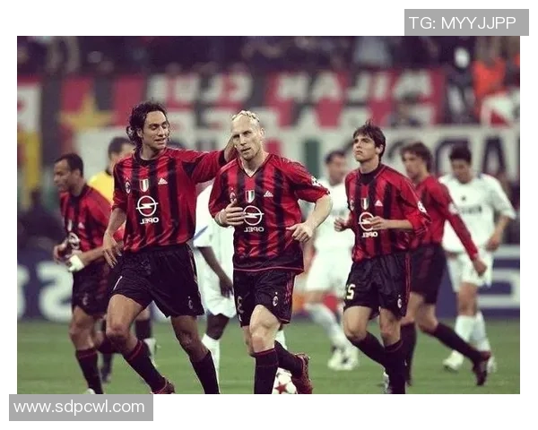 回顾已经退役的足球明星们的辉煌岁月与传奇故事